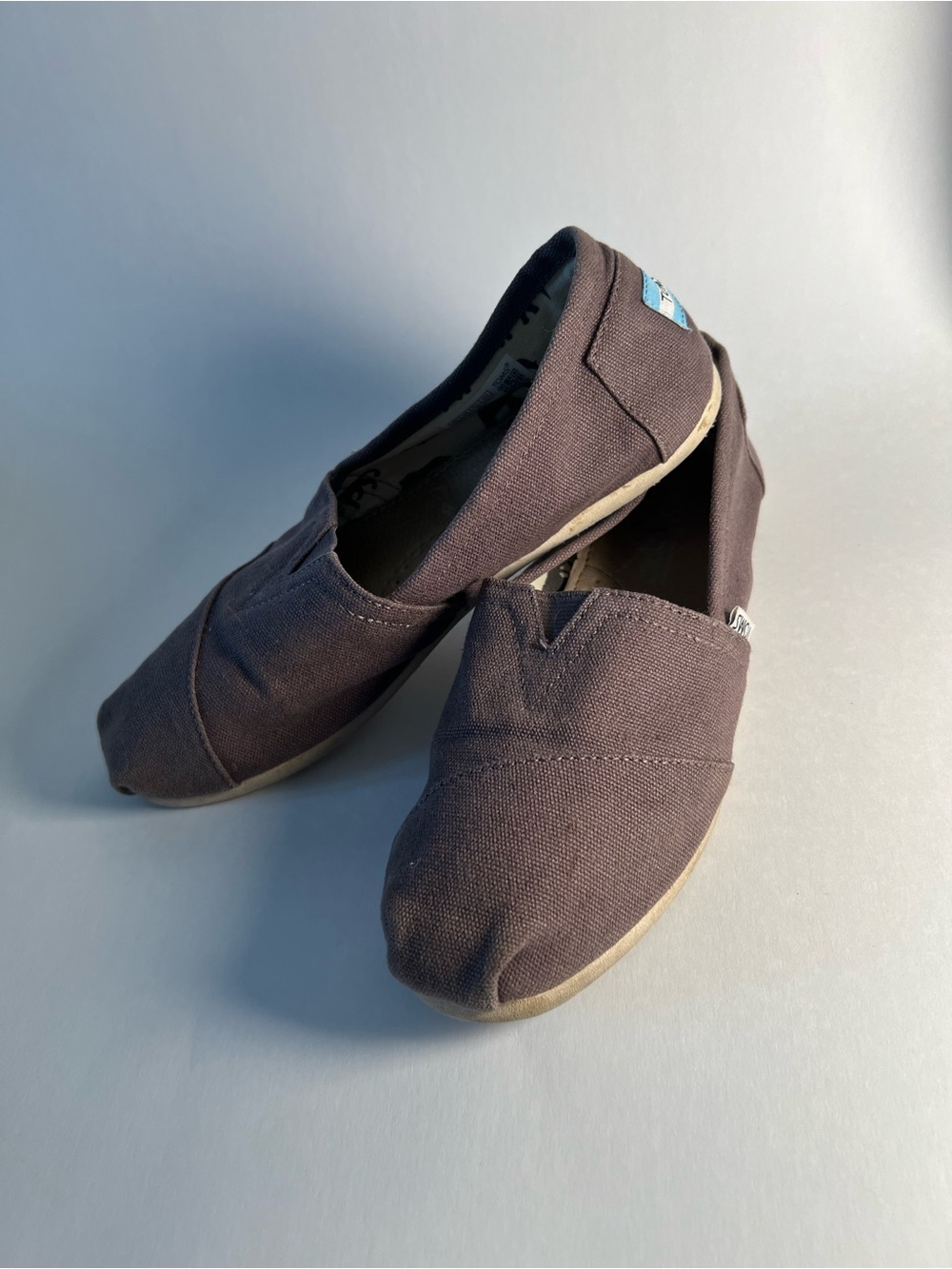 Women’s Toms Casual Canvas Slip-Ons in Taupe Size 7.5